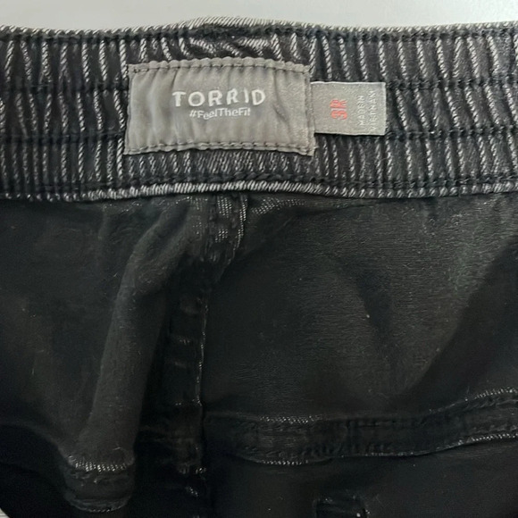 Torrid black denim jogger size 3 (24-26) - Picture 4 of 7